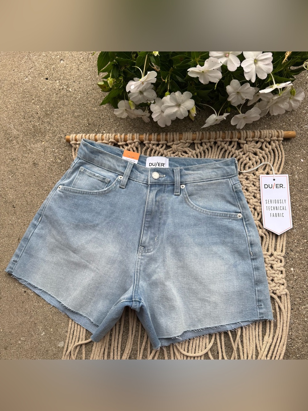 NWT DU/ER High Rise Jean Shorts Size 26